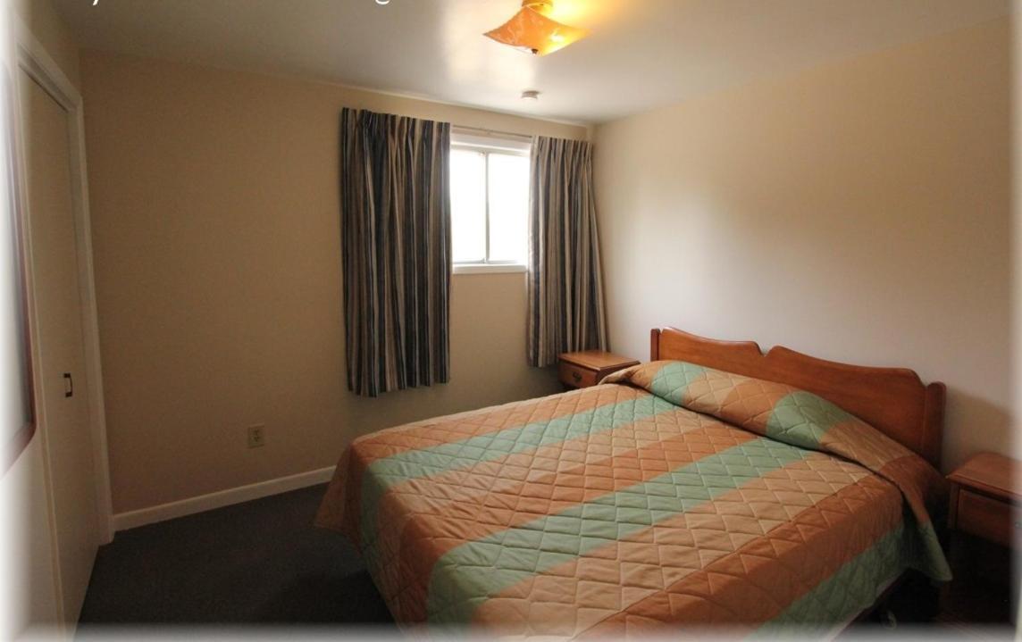 Lotus Motel Cobourg Room photo
